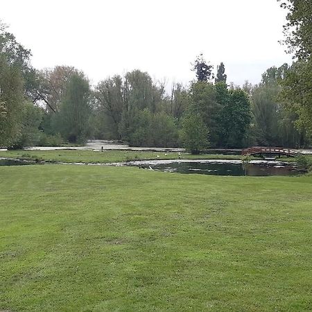Adorable Maison D'Hotes Bordee D'Etangs Au Calme. Grandcourt  Luaran gambar